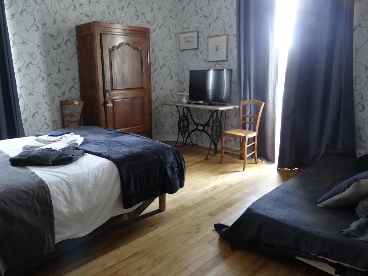 Les Tilleuls - Chambres D'Hotes - La Rochefoucauld Eksteriør bilde